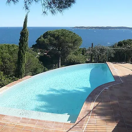 Sainte-maxime Sleeps 8 Pool Wifi Holiday home Sainte-Maxime