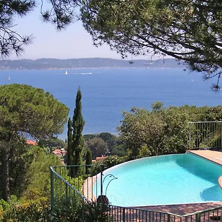 Sainte-maxime Sleeps 8 Pool Wifi