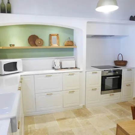 Sainte-maxime Sleeps 8 Pool Wifi *